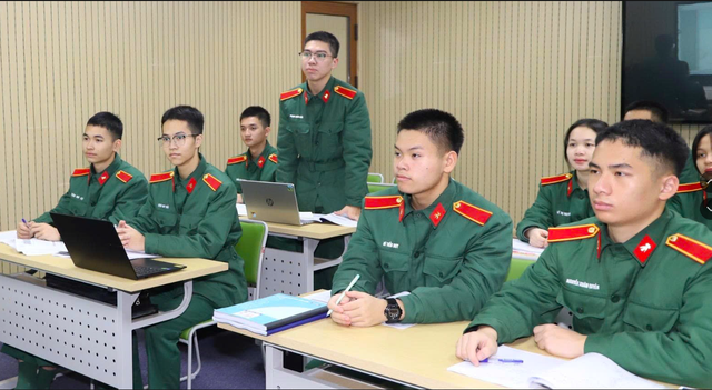 Ban Tuyển sinh qu&acirc;n sự Bộ Quốc ph&ograve;ng c&ocirc;ng bố đề tham khảo b&agrave;i thi QDA - Ảnh 1.