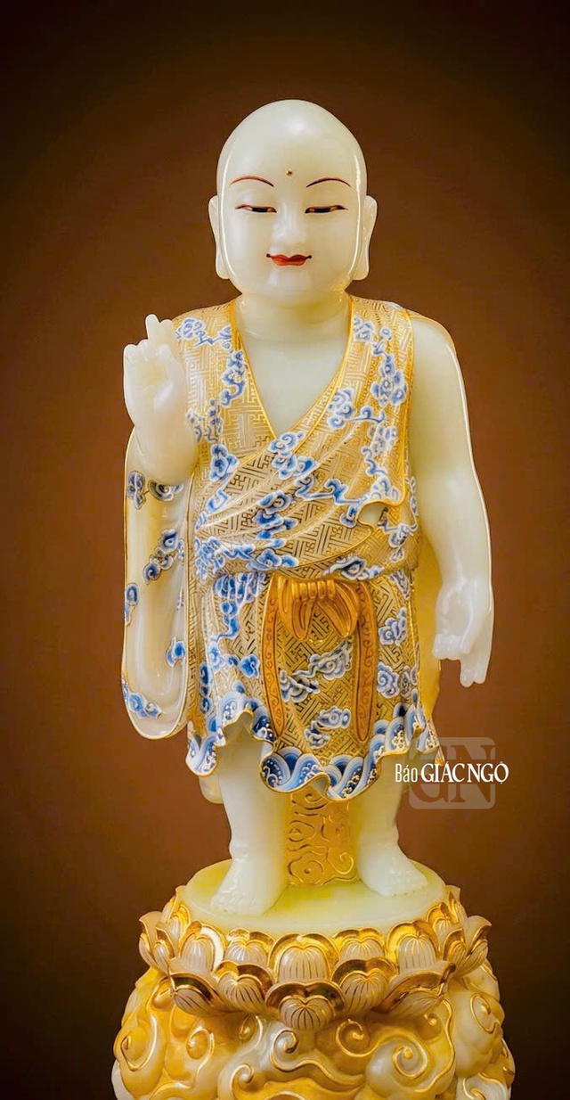 Lần đầu cung rước tượng Phật ngọc bảo tướng sơ sanh trong lễ rước Phật ở TP.HCM - Ảnh 1.