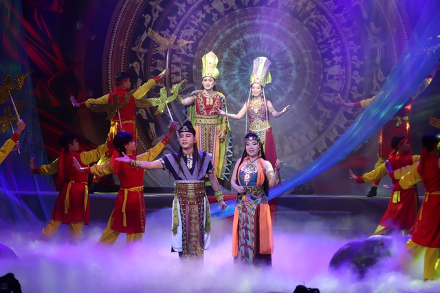 NSND Tấn Giao, Thu V&acirc;n, L&ecirc; Tứ ca cải lương trước h&agrave;ng trăm kh&aacute;n giả- Ảnh 4.