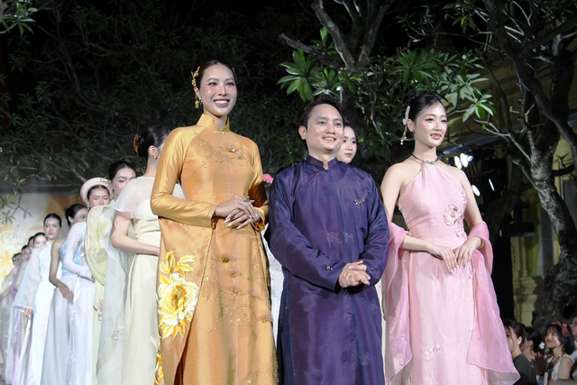 Áo dài Việt hòa nhịp cùng di sản Chăm- Ảnh 2. Áo dài Việt hòa nhịp cùng di sản Chăm- Ảnh 2.