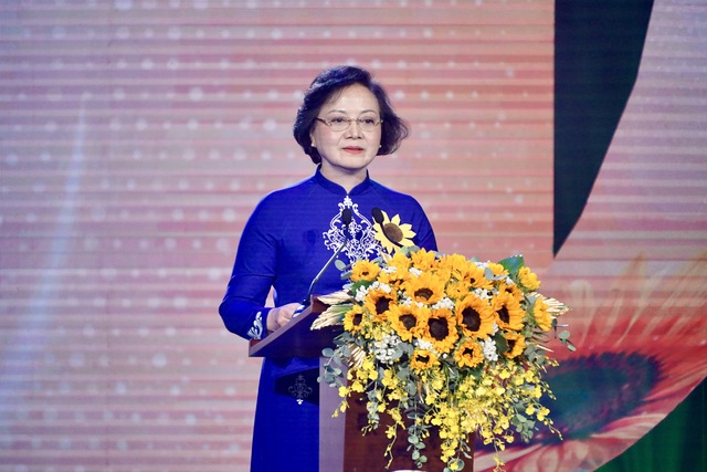 Hơn 53.000 bệnh nhân ung thư nghèo được tiếp sức từ quỹ 'Ngày mai tươi sáng' - Ảnh 1.