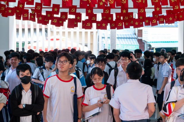Trường Phổ thông Năng khiếu 1 'chọi' 8, thí sinh thấy phần thi nào khó nhất?- Ảnh 2. Trường Phổ thông Năng khiếu 1 'chọi' 8, thí sinh thấy phần thi nào khó nhất?- Ảnh 2.