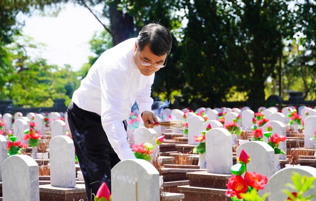 Thủ tướng Lê Minh Hưng dâng hương tại các 'địa chỉ đỏ' tỉnh Quảng Trị - Ảnh 4.