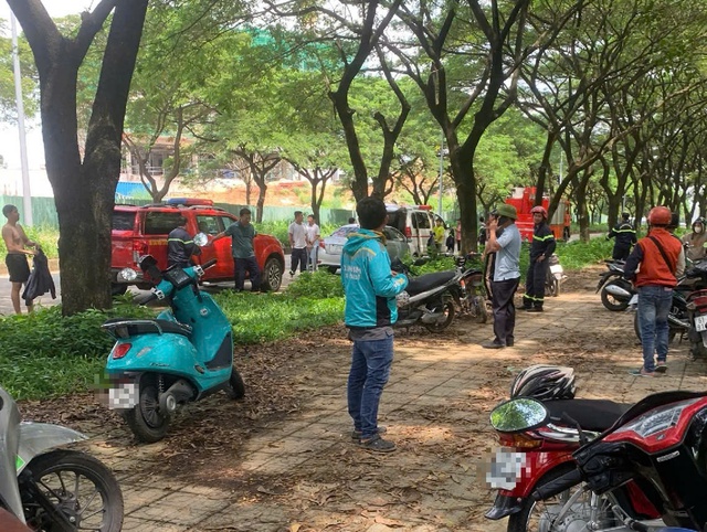 TP.HCM: Ph&aacute;t hiện thi thể nam c&ocirc;ng nh&acirc;n dưới hồ đ&aacute; l&agrave;ng đại học - Ảnh 1.