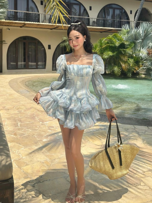 Khoe dáng thon nhờ chiếc váy xòe quen thuộc- Ảnh 4.