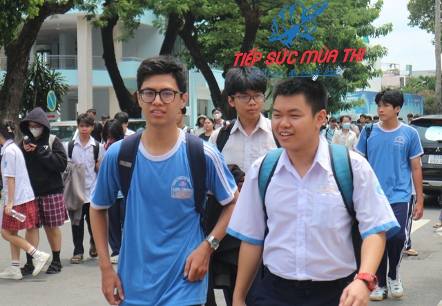 Thí sinh nói đề thi đánh giá năng lực vừa sức với… giáo viên - Ảnh 1. Thí sinh nói đề thi đánh giá năng lực vừa sức với… giáo viên - Ảnh 1.