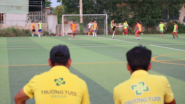 Tuyển sinh cho Học viện Bóng đá Trường Tươi Đồng Nai: Bật khóc khi trúng tuyển- Ảnh 6. Tuyển sinh cho Học viện Bóng đá Trường Tươi Đồng Nai: Bật khóc khi trúng tuyển- Ảnh 6.