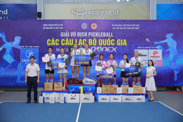 Trương Vinh Hiển 'sẩy chân'- Ảnh 3. Trương Vinh Hiển 'sẩy chân'- Ảnh 3.