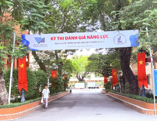 Vì sao thí sinh gần 1.000 điểm đợt 1 đoán bị điểm thấp hơn ở đợt 2? - Ảnh 2.
