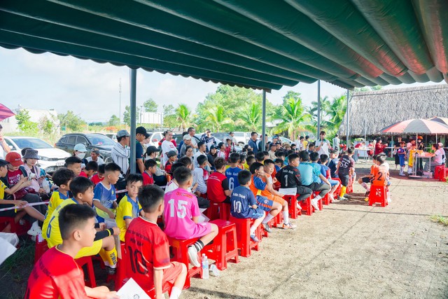 Tuyển sinh cho Học viện Bóng đá Trường Tươi Đồng Nai: Bật khóc khi trúng tuyển- Ảnh 1. Tuyển sinh cho Học viện Bóng đá Trường Tươi Đồng Nai: Bật khóc khi trúng tuyển- Ảnh 1.