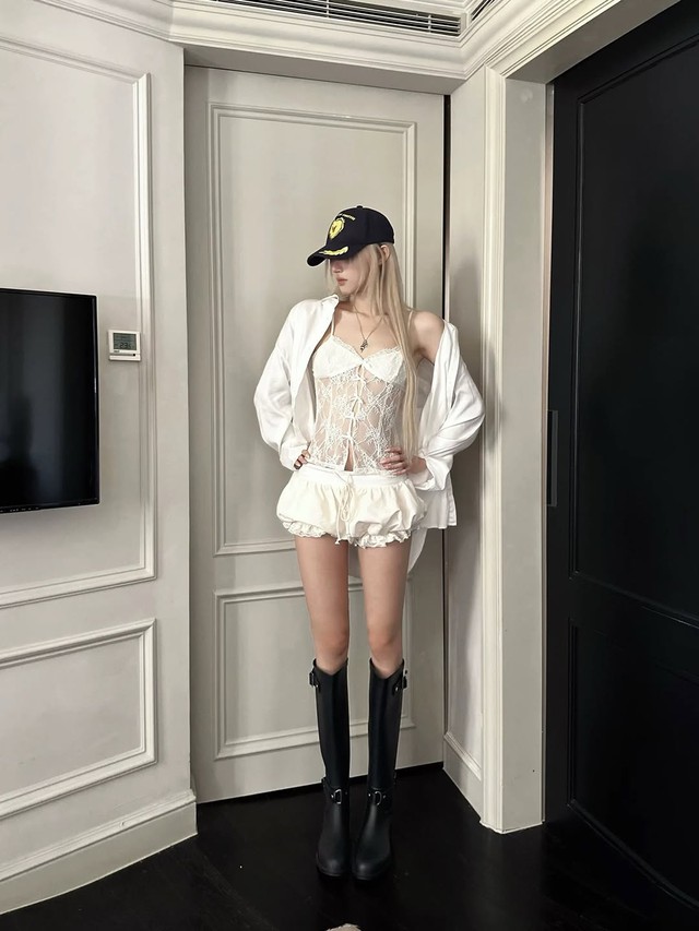 Hoàn thiện diện mạo sang xịn mịn cùng set đồ trắng tối giản - Ảnh 8.