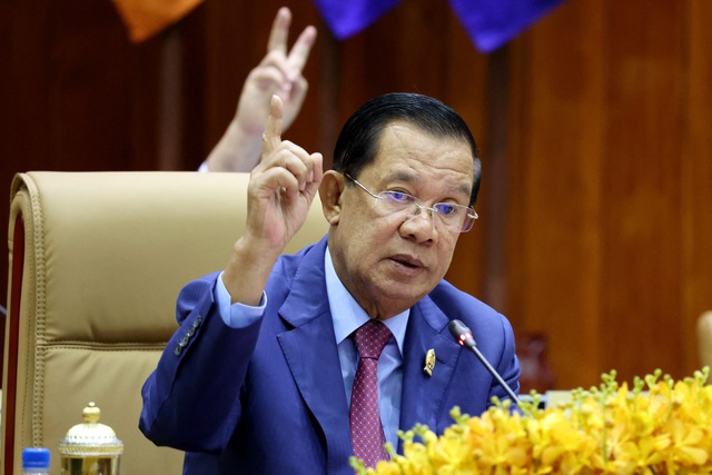 &Ocirc;ng Hun Sen muốn Campuchia d&ugrave;ng h&agrave;nh động mạnh nhất x&oacute;a sổ lừa đảo trực tuyến- Ảnh 1.