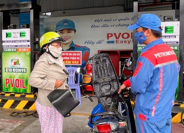 Chuyên gia cảnh báo mối nguy 'tự tách ethanol' trong xăng E10- Ảnh 1. Chuyên gia cảnh báo mối nguy 'tự tách ethanol' trong xăng E10- Ảnh 1.