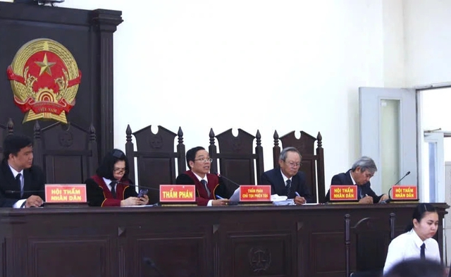 Tây Ninh tuyên án vụ cướp tiệm vàng rồi bị đánh thương tích 48% - Ảnh 2.