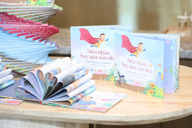 Khi 'si&ecirc;u nh&acirc;n bay qua s&agrave;n nh&agrave;' l&agrave; một em b&eacute; bại n&atilde;o  - Ảnh 1.