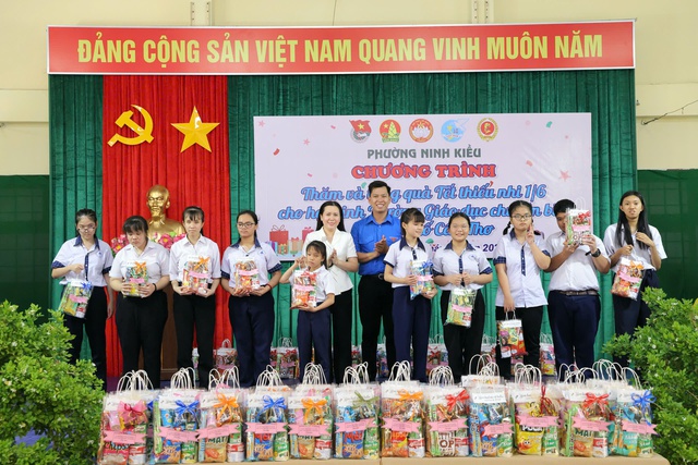 Tết Thiếu nhi 1.6 sớm tại Trường giáo dục chuyên biệt Cần Thơ - Ảnh 2.