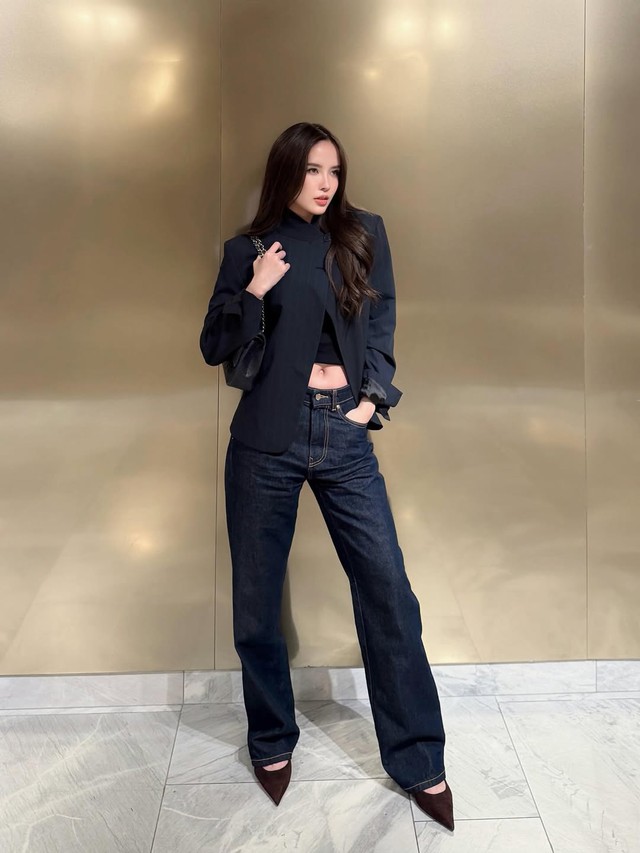 Biến hóa muôn vàn phong cách với quần jeans- Ảnh 8. Biến hóa muôn vàn phong cách với quần jeans- Ảnh 8.