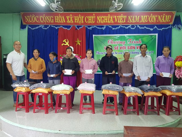 Nặng nghĩa quê nhà - Ảnh 2.