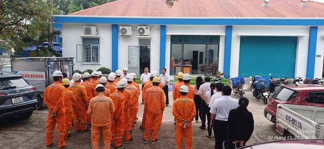 Những người luôn cố gắng để ánh đèn không bao giờ tắt - Ảnh 1.