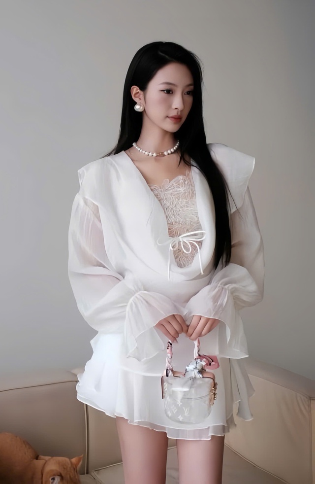 Khúc giao hưởng ngọt ngào giữa chất liệu voan mềm và ren tinh xảo- Ảnh 6. Khúc giao hưởng ngọt ngào giữa chất liệu voan mềm và ren tinh xảo- Ảnh 6.
