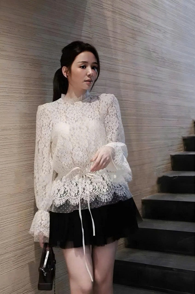 Khúc giao hưởng ngọt ngào giữa chất liệu voan mềm và ren tinh xảo- Ảnh 7. Khúc giao hưởng ngọt ngào giữa chất liệu voan mềm và ren tinh xảo- Ảnh 7.