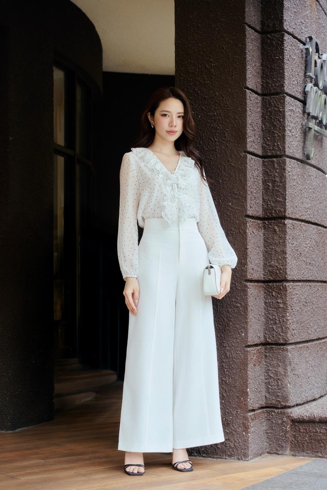 Áo sơ mi và nghệ thuật mặc đẹp mỗi ngày- Ảnh 2. Áo sơ mi và nghệ thuật mặc đẹp mỗi ngày- Ảnh 2.