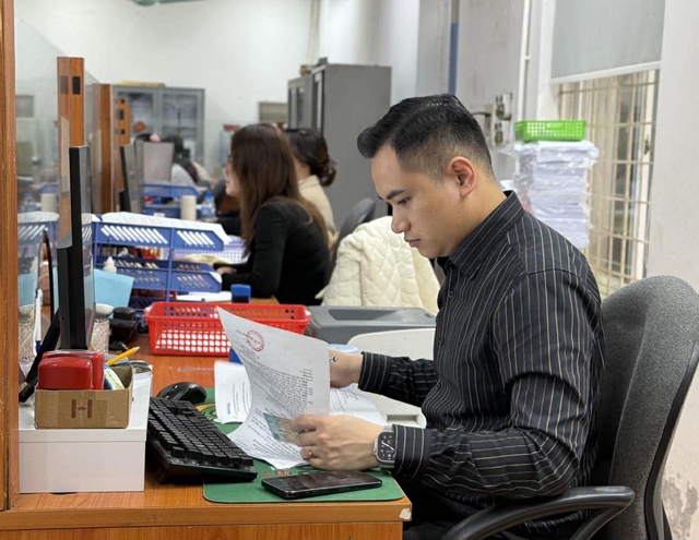 Từ ngày mai 1.7, viên chức có thêm quyền nhưng cũng bị siết trách nhiệm- Ảnh 1.