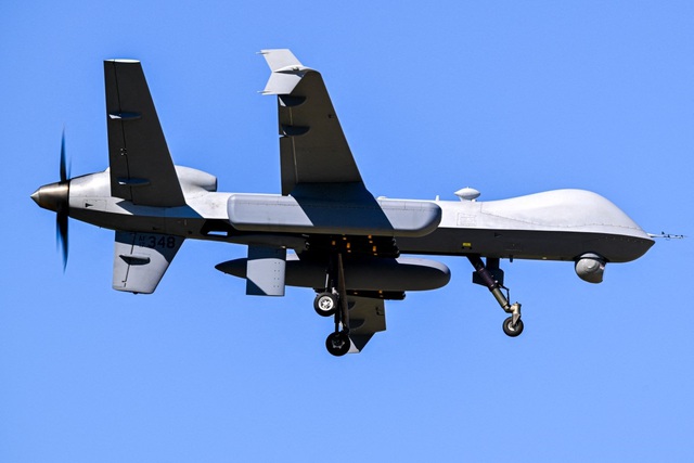 Iran tuyên bố bắn hạ UAV Mỹ, lãnh tụ tối cao ra tuyên bố mới - Ảnh 1.