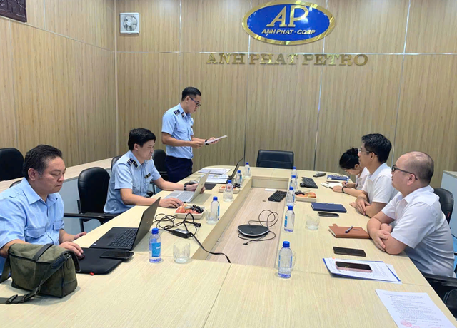 3 thương nhân đầu mối xăng dầu bị phạt hàng trăm triệu đồng- Ảnh 1. 3 thương nhân đầu mối xăng dầu bị phạt hàng trăm triệu đồng- Ảnh 1.