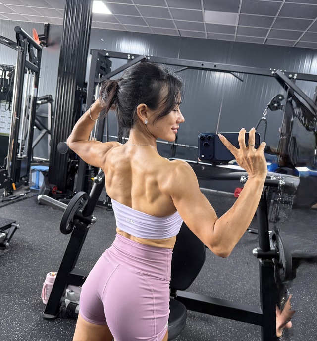 Mẹ 2 con truyền cảm hứng sống khỏe bằng gym - Ảnh 2.