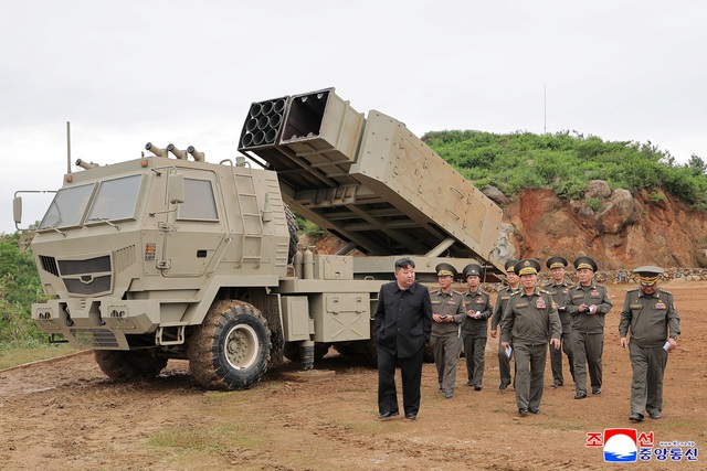 Triều Tiên thử hệ thống tên lửa mới dẫn đường bằng AI- Ảnh 1. Triều Tiên thử hệ thống tên lửa mới dẫn đường bằng AI- Ảnh 1.