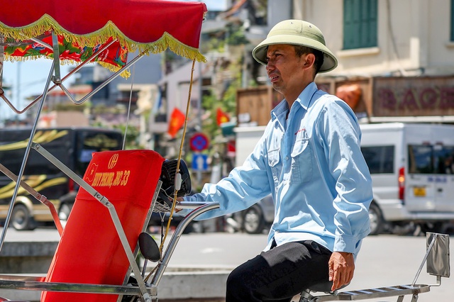 Không khí mát 'đánh tan' nắng nóng ngột ngạt ở miền Bắc- Ảnh 1. Không khí mát 'đánh tan' nắng nóng ngột ngạt ở miền Bắc- Ảnh 1.