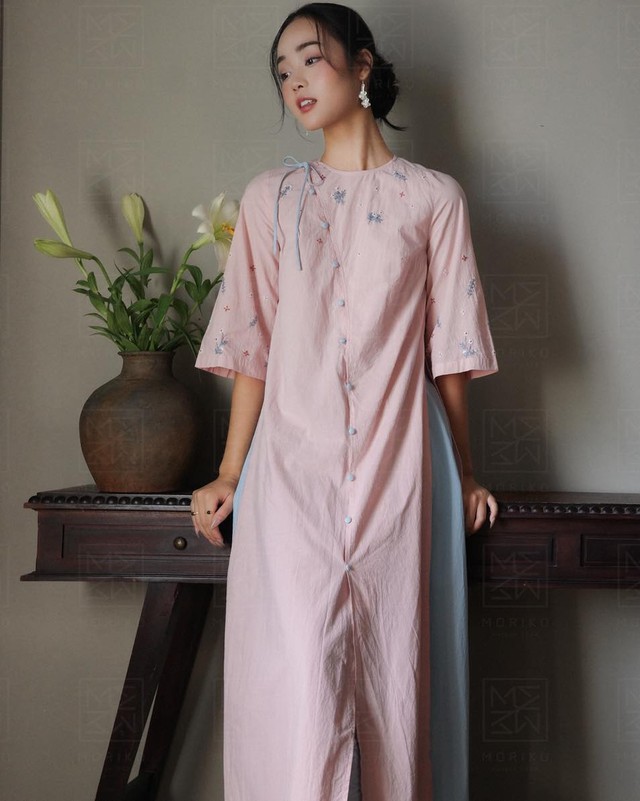 Lột xác diện mạo cùng trang phục thắt nơ tinh tế- Ảnh 3. Lột xác diện mạo cùng trang phục thắt nơ tinh tế- Ảnh 3.