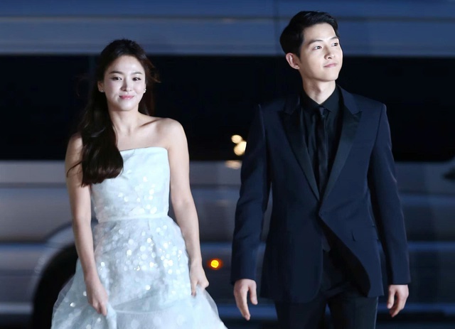 Đằng sau ống kính máy quay, Song Hye Kyo thực sự là người như thế nào? - Ảnh 1.