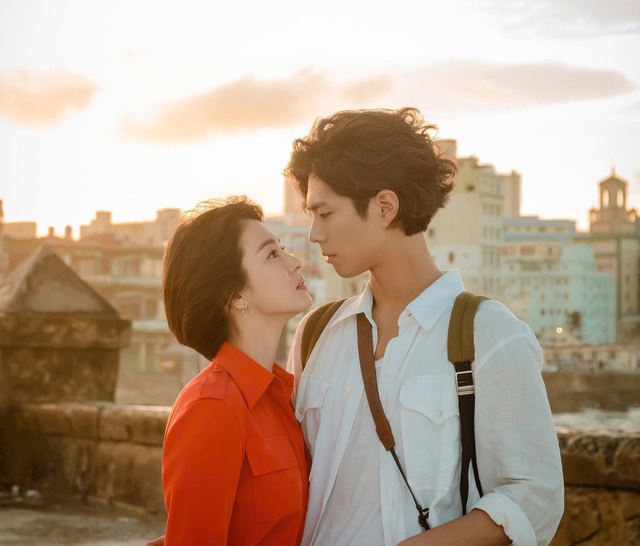 Đằng sau ống kính máy quay, Song Hye Kyo thực sự là người như thế nào? - Ảnh 2.