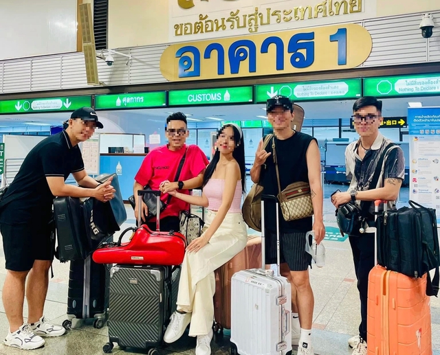 Sát ngày bay mới biết nguy cơ hoãn xuất cảnh, nhiều người bỏ quên bước này - Ảnh 1.