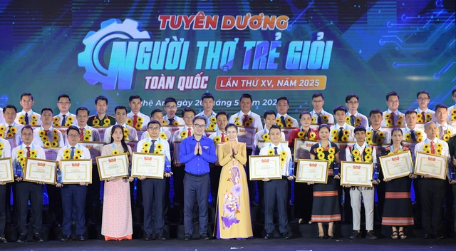 Chương trình ý nghĩa dành cho thanh niên công nhân- Ảnh 1. Chương trình ý nghĩa dành cho thanh niên công nhân- Ảnh 1.