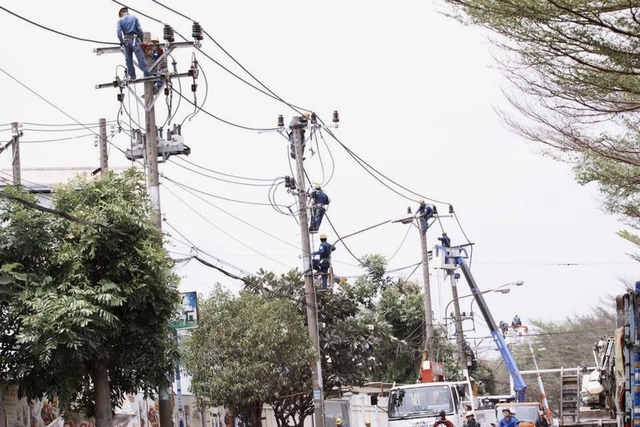 Ảnh dự thi: Nâng dòng điện, vững bước tương lai - Ảnh 4.