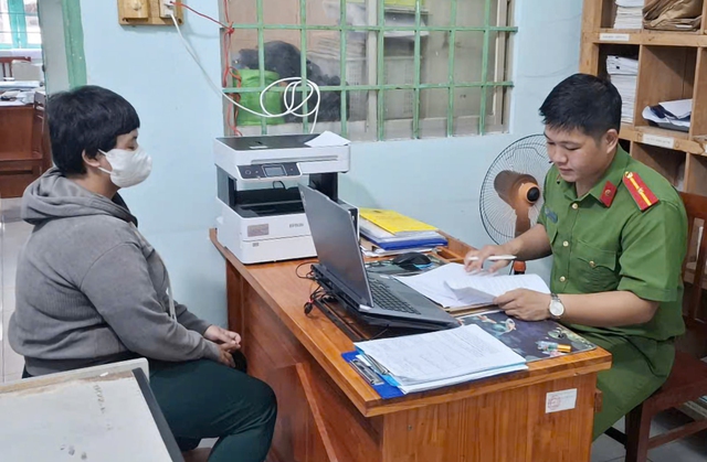 Một cô gái mang tài sản đi bán rồi báo tin giả bị cướp- Ảnh 2. Một cô gái mang tài sản đi bán rồi báo tin giả bị cướp- Ảnh 2.