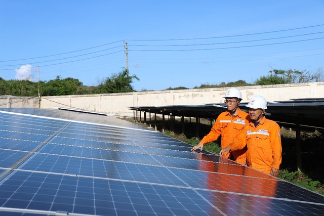 Đặc khu Phú Quý: Chuyển mình từ điện mặt trời và tiết kiệm điện- Ảnh 3. Đặc khu Phú Quý: Chuyển mình từ điện mặt trời và tiết kiệm điện- Ảnh 3.
