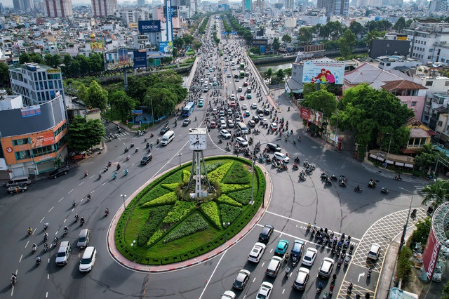 Sau nhiều tranh luận, TP.HCM nói rõ vì sao không tháo dỡ vòng xoay Điện Biên Phủ - Ảnh 2.