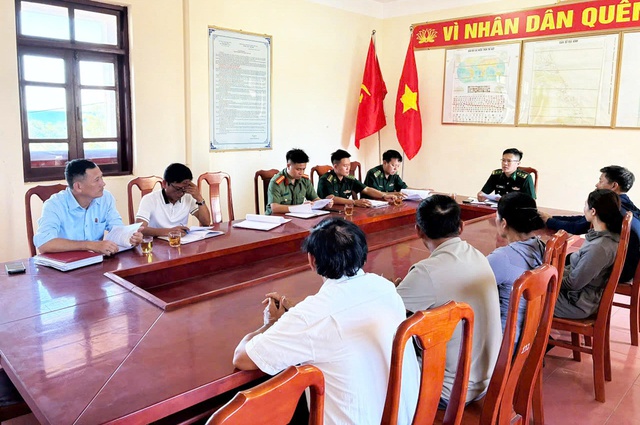 Không thực hiện báo cáo vị trí về bờ 6 giờ/lần, 2 tàu cá bị xử phạt- Ảnh 2.