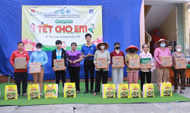 H&agrave;nh tr&igrave;nh kh&ocirc;ng điểm dừng của ch&agrave;ng trai 10X - Ảnh 4.