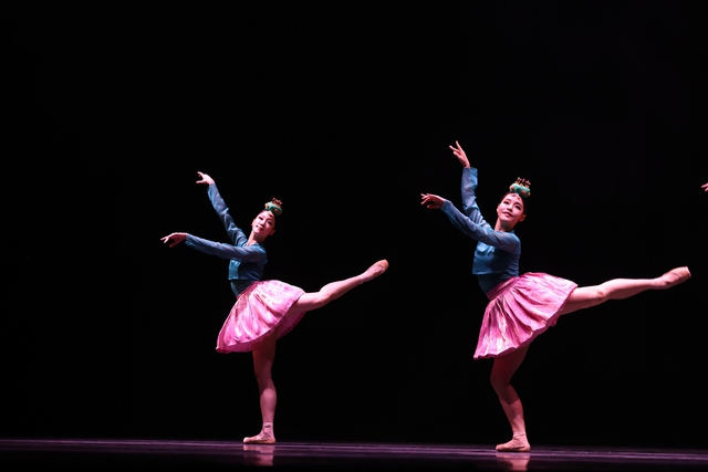 'Gat'- vở ballet gây sốt về mũ truyền thống Hàn Quốc đến Việt Nam- Ảnh 4. 'Gat'- vở ballet gây sốt về mũ truyền thống Hàn Quốc đến Việt Nam- Ảnh 4.