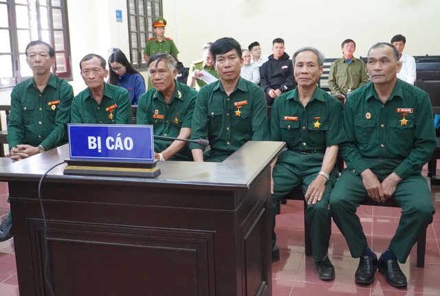 Vụ 6 cựu chiến binh kêu oan sau khi ra tù: Đề nghị đổi kiểm sát viên- Ảnh 1. Vụ 6 cựu chiến binh kêu oan sau khi ra tù: Đề nghị đổi kiểm sát viên- Ảnh 1.