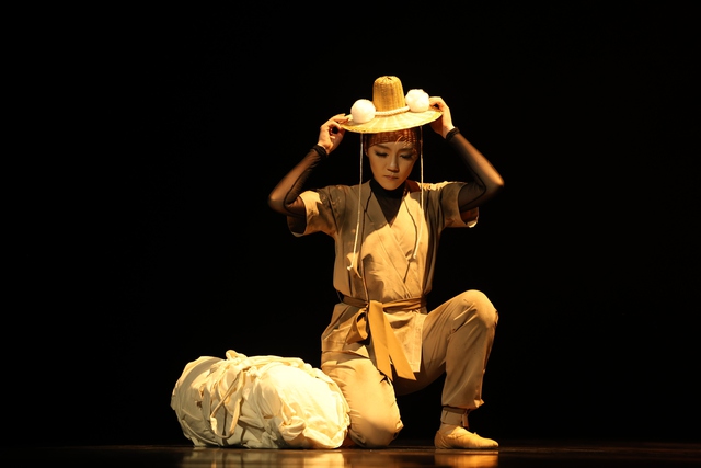 'Gat'- vở ballet gây sốt về mũ truyền thống Hàn Quốc đến Việt Nam- Ảnh 1. 'Gat'- vở ballet gây sốt về mũ truyền thống Hàn Quốc đến Việt Nam- Ảnh 1.