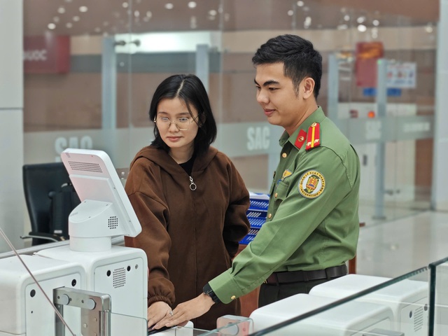 Cửa khẩu Cảng HKQT Phú Quốc: Ứng dụng chuyển đổi số, sẵn sàng cho vị thế mới - Ảnh 1.