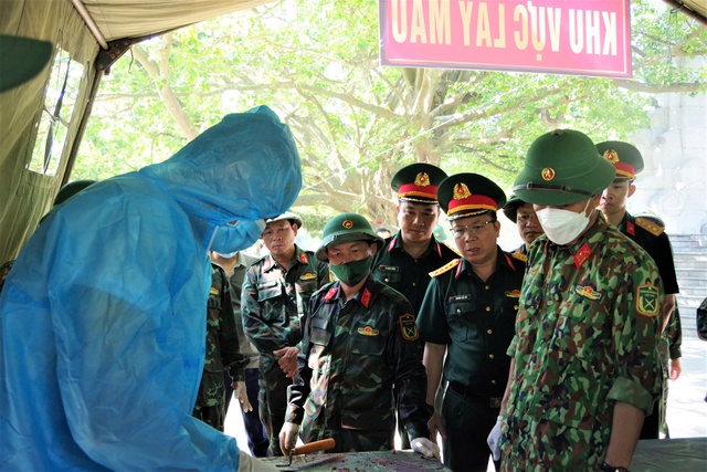 Lấy mẫu, số hóa thông tin hài cốt liệt sĩ tại Nghĩa trang liệt sĩ Trường Sơn - Ảnh 2.