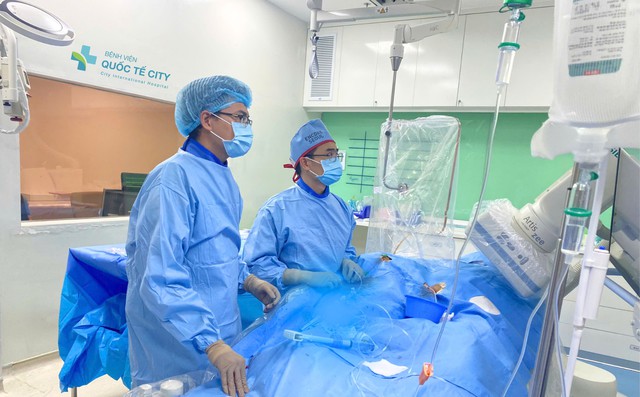TP.HCM: D&ugrave;ng kh&iacute; CO2 thay thuốc cản quang cứu người bệnh suy tim, thận nặng - Ảnh 1.