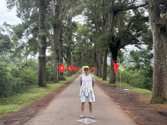 'Long dị nhân' và kế hoạch chạy bộ 102 ngày liên tục, mỗi ngày 100 km - Ảnh 2.